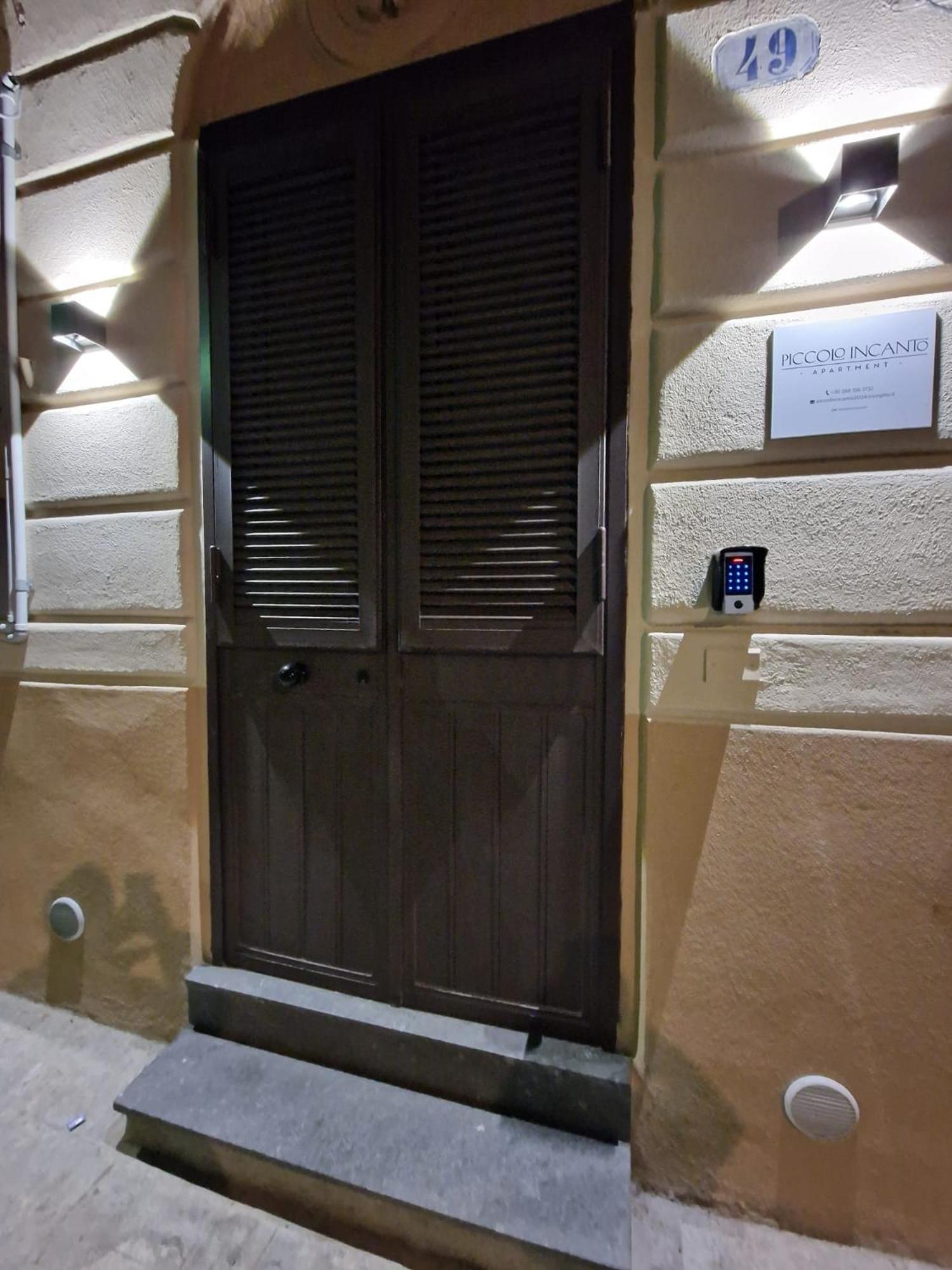Piccolo Incanto Apartment Palermo Bagian luar foto